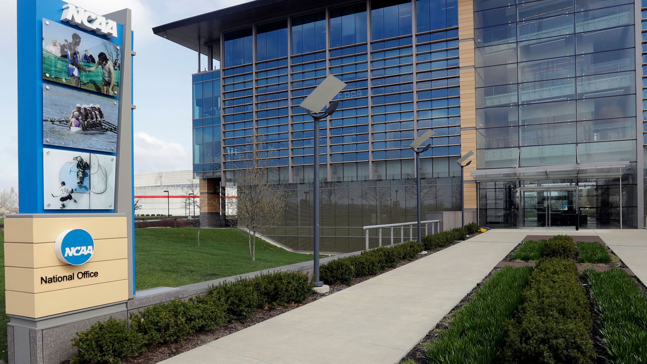 NCAA board approves compensation to amateur athletes for name, image, likeness